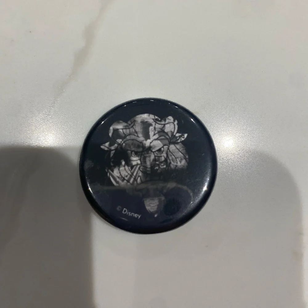 Disney Pin bundle - Picture 4 of 5